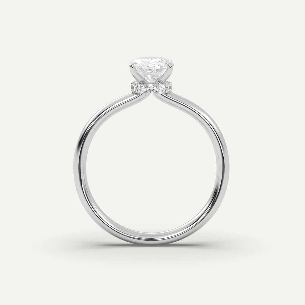 1 Carat Oval Cut Engagement Ring In Platinum