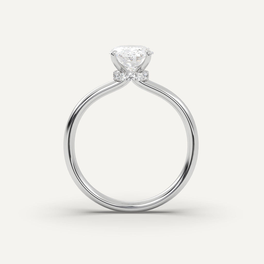 2 Carat Oval Cut Engagement Ring In Platinum