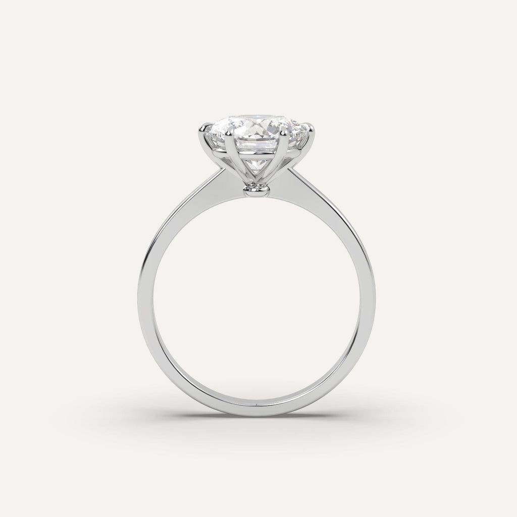 2 Carat Round Cut Engagement Ring In Platinum