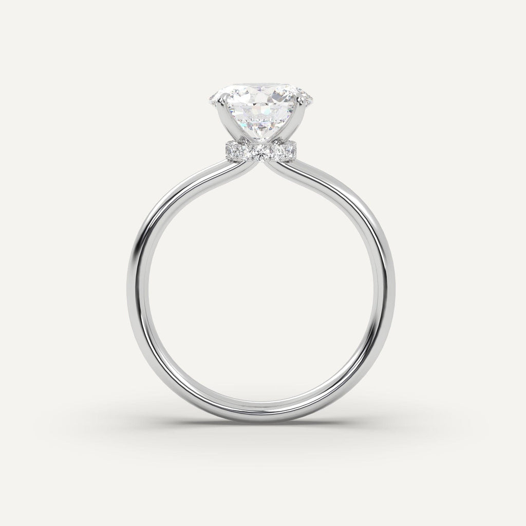 2 Carat Round Cut Engagement Ring In Platinum